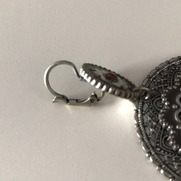 Earrings - costume jewelry - Picture 2 of 2